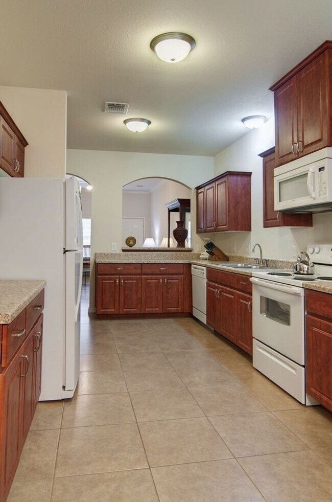 AUGUST PRELEASE! Awesome 3 Bed 3 Bathroo... Rental House Rental in