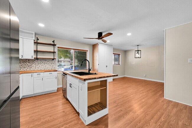 Photo - $2,195.00 - 3 Bedrooms, 2 Bathrooms, Singl...