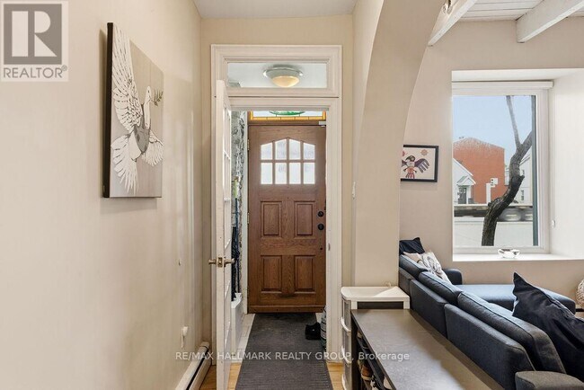 Photo - 176 King Edward Ave