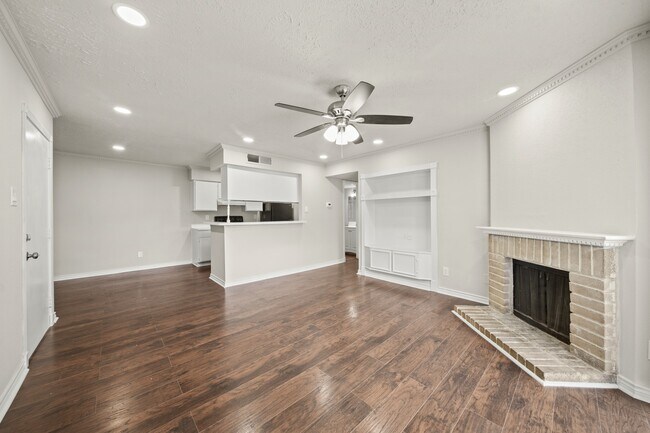 Photo - 12905 Woodforest Blvd Unidad 204