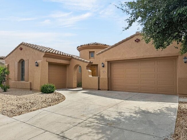 Photo - Spacious 3 car garage home at Paseo Trail!