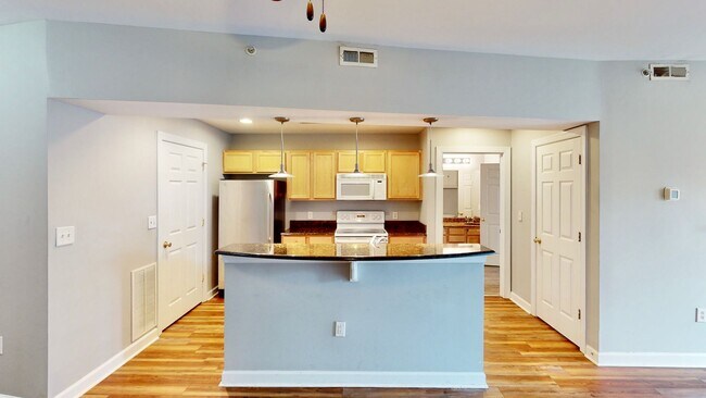 Photo - 718 W Trade St Unit 809