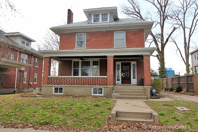 House Close To Campus - House Close To Campus