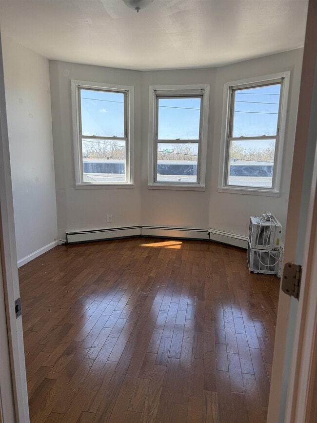 Photo - 54 Gates Ave Unit 2