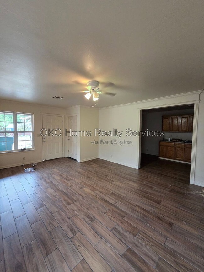 1132 N Gardner Ave