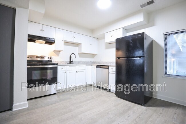 Photo - 3022 S 68th Ct