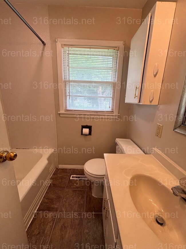 Photo - Three bed one bath available now!