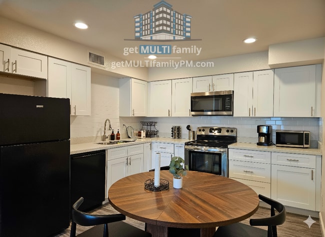 Building Photo - 515 W Pebble Beach Dr Unit 517