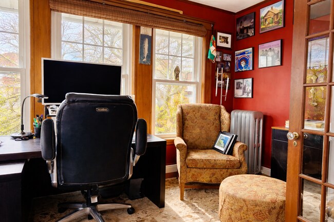 Photo - 740 Belmont St