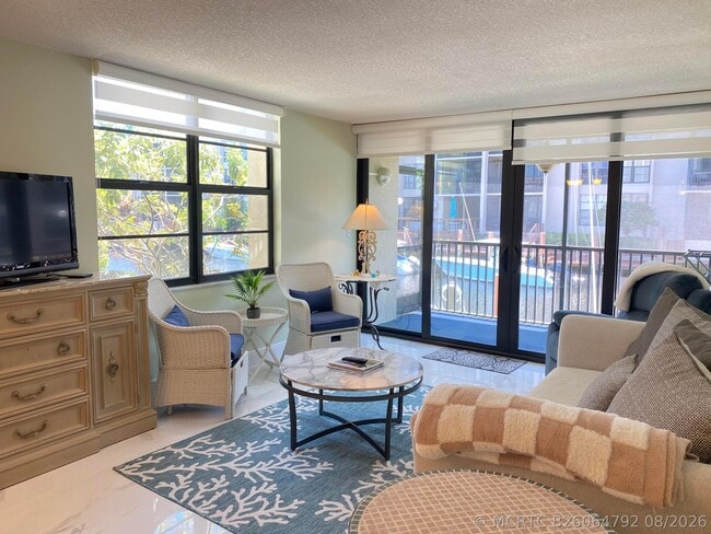 Building Photo - 2 Royal Palm Way Unit 101