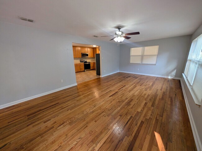 Photo - 2114 High Rd