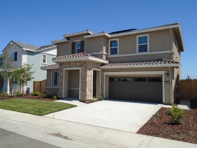 Photo - NEWER HOME IN LINCOLN OFF TWELVE BRIDGES!!