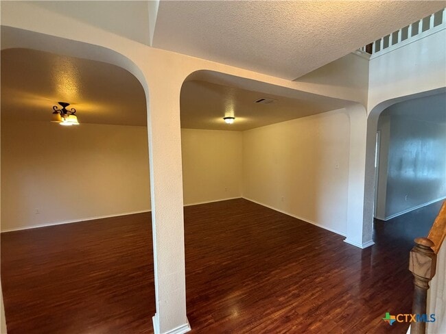 Photo - 212 Lottie Ln