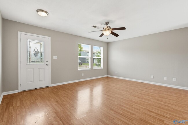 Photo - 3262 Lakeland Dr SW