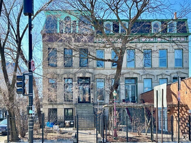 Building Photo - 238 S Ashland Ave Unit TH2 Rental