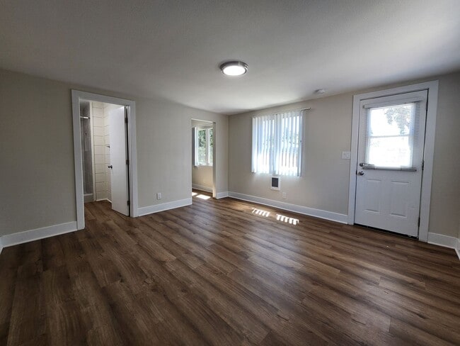 Building Photo - 3732 Long Beach Blvd Unit 3732 C Rental
