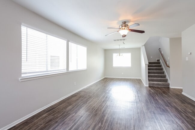 Photo - 1523 Nichole Woods Dr