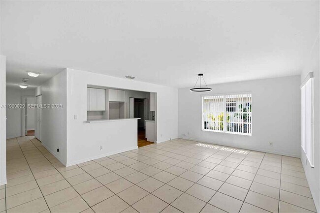 Photo - 841 NW 10th St