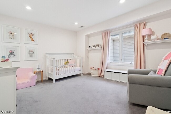 Photo - 33 Clarken Dr