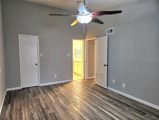 Photo - 5711 Sugar Hill Dr Unit 102