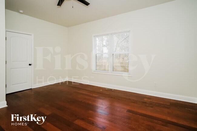Photo - 123 East End Ave