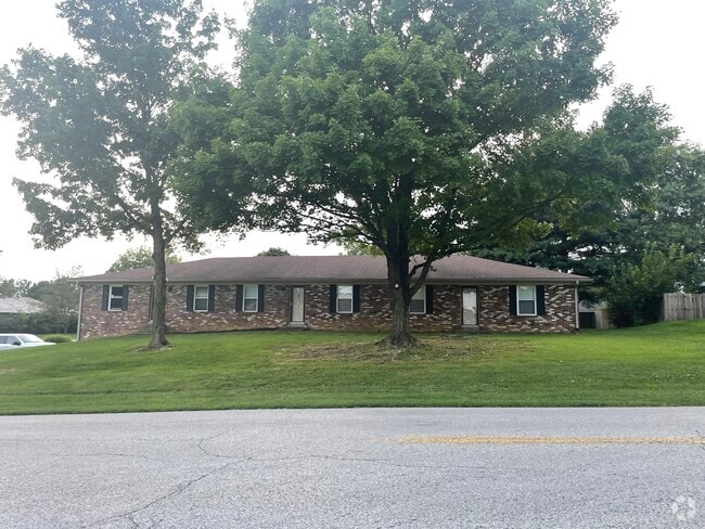 Building Photo - 402 Schenkel Ln Rental
