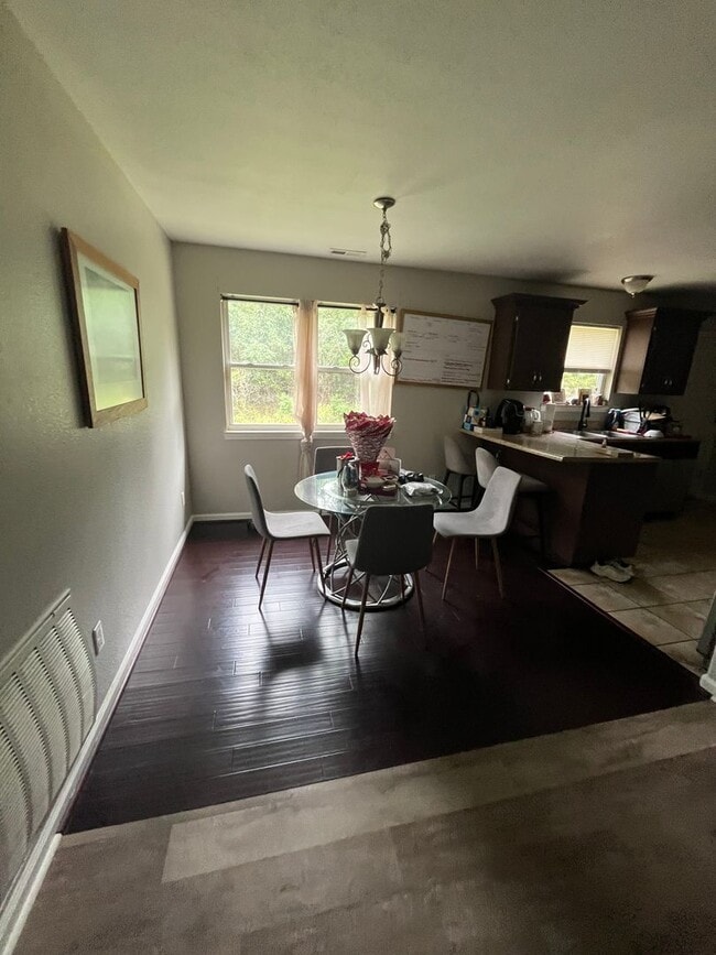 3102 Adele Ct Unidad 3102 Adele