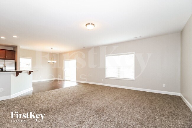 Photo - 746 Breeders Cup Dr