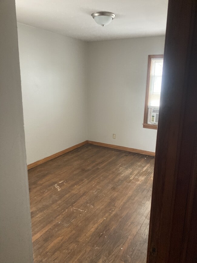 Photo - 910 Bell Dr