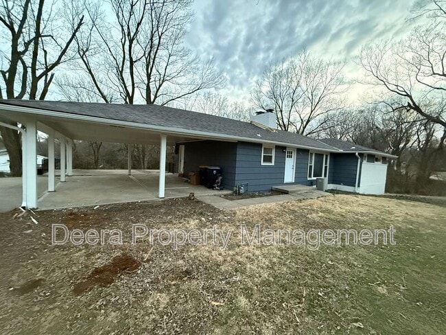 Building Photo - 9900 Richmond Dr