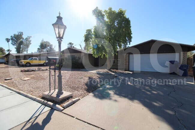 Building Photo - 2519 E Fairfield St Rental