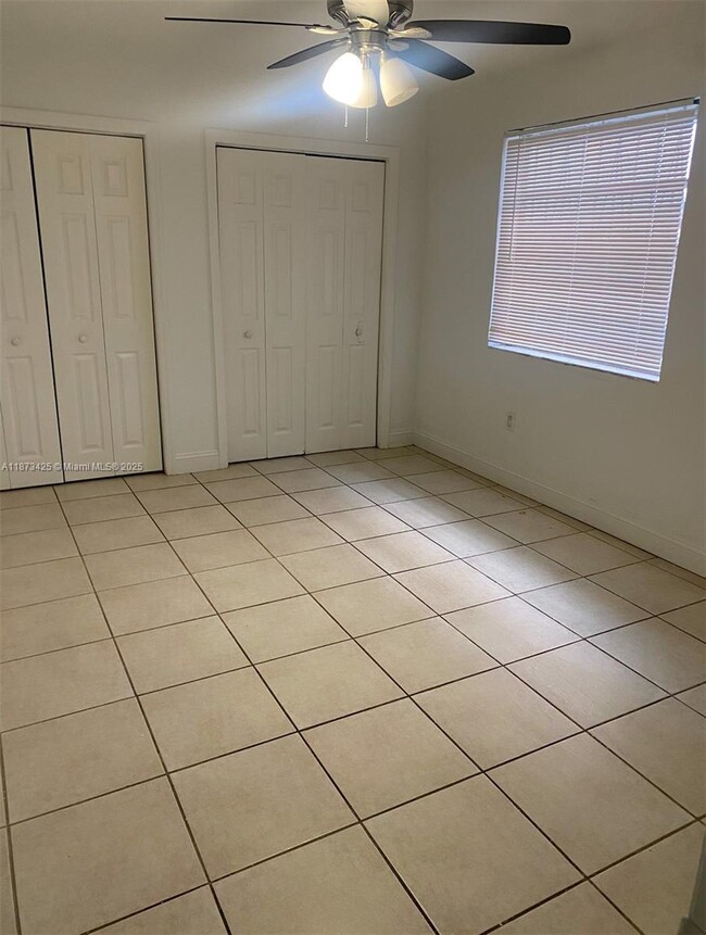 Building Photo - 1890 NW 24th Ave Unit Rear Rental