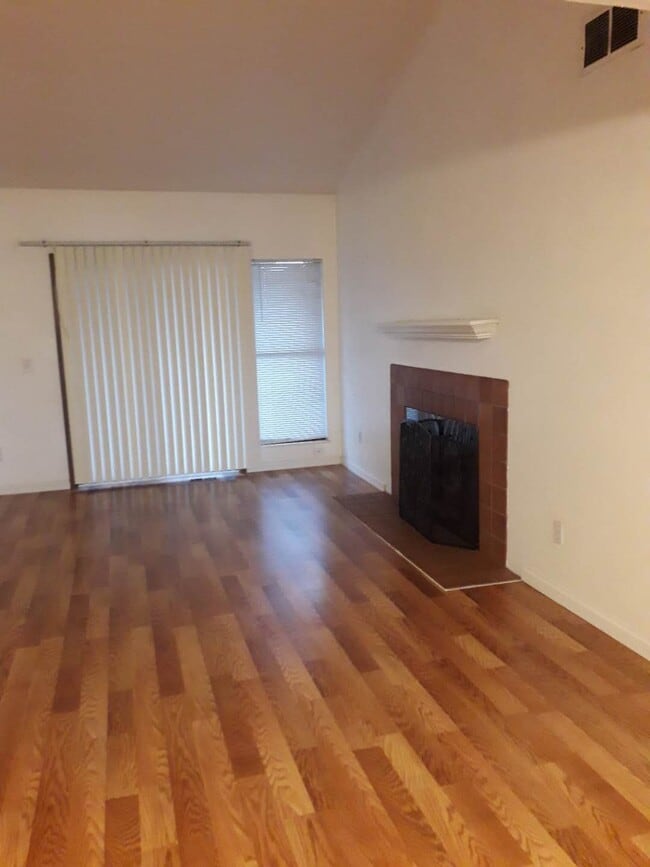 Building Photo - 2760 W 86th Ave Unit 3