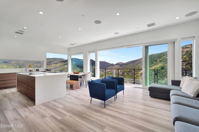 Photo - 990 Alta Vista Rd