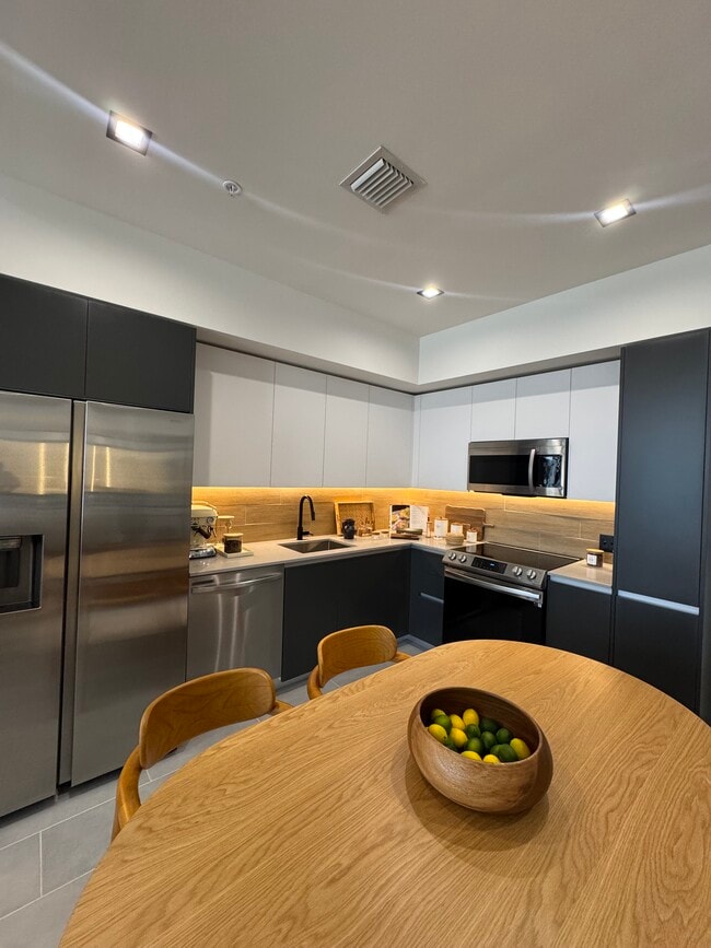 Photo - 2157 NW Miami Ct Unit 811