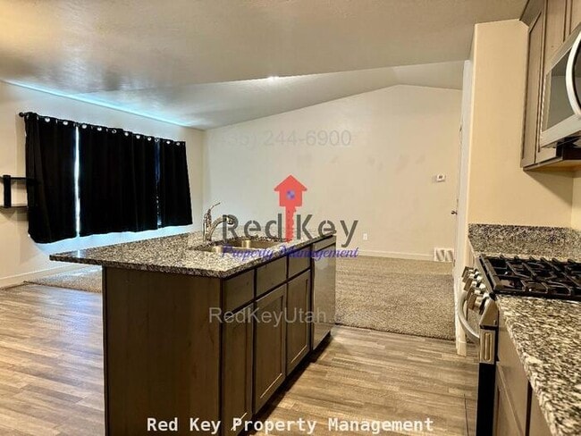 Photo - 789 Colony Dr