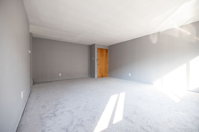 Photo - Broadway Manor Apartments