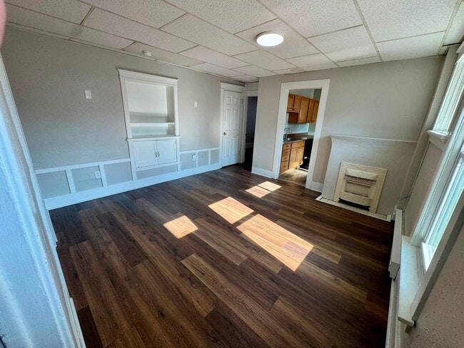 Building Photo - 357 W 8th St Unit 357 West 8th