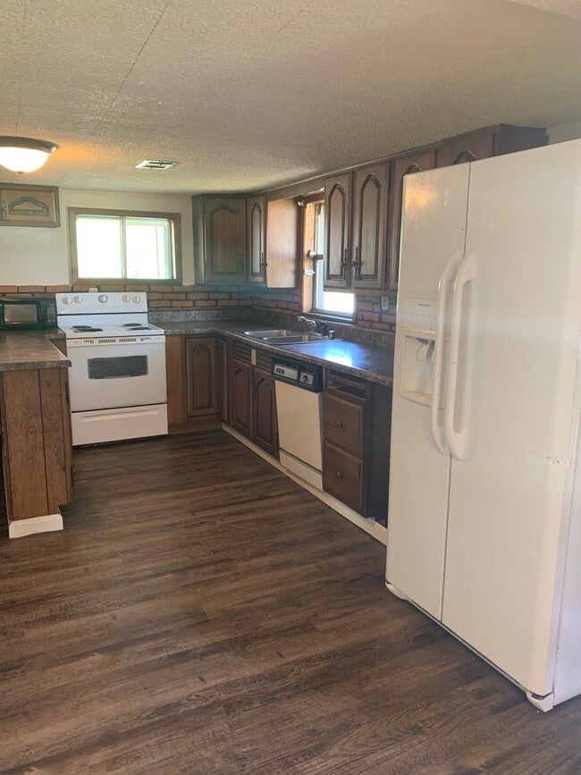 Photo - 109 White Oak St