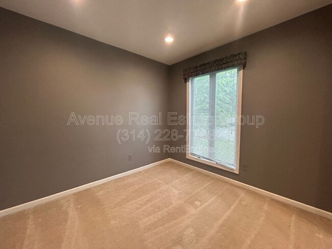 Photo - 411 Down Hill Dr