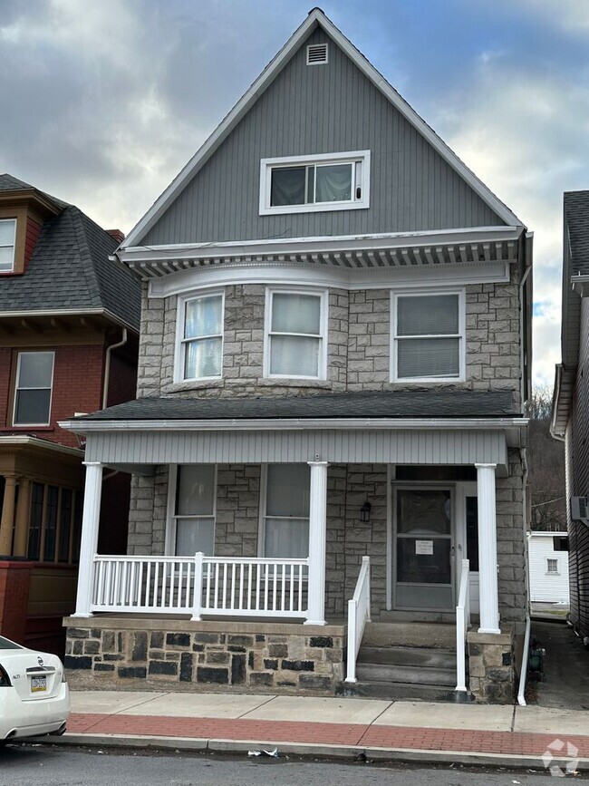 Building Photo - 1055 Logan Ave Unit 1 Rental