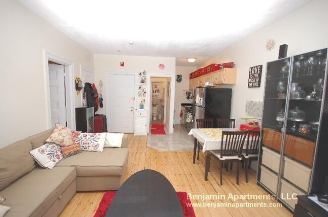 Photo - 1067 Beacon St Unit 7