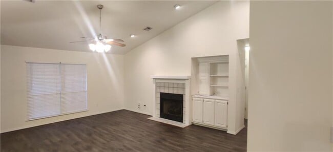 Photo - 3362 Brian St