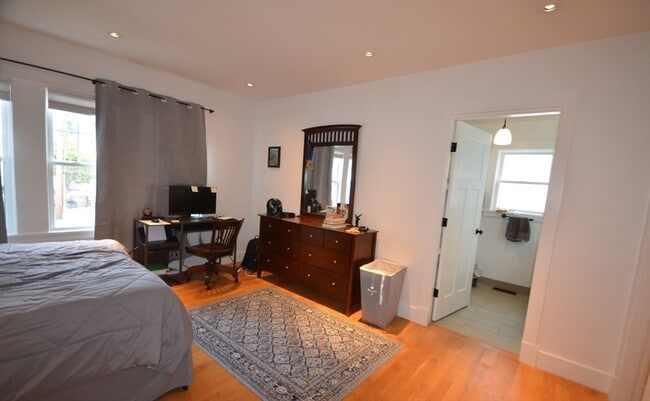 Photo - 15 Elmira St Unit 1