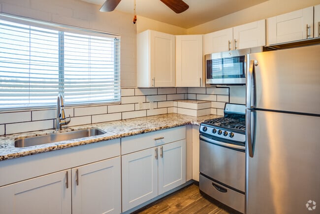 The Rise @ Old Town - The Rise @ Old Town Apartments
