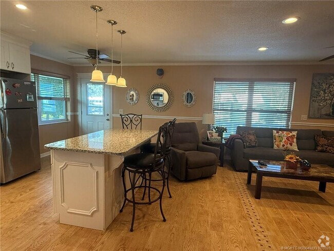 Building Photo - 2929 SE Ocean Blvd Unit I-6 Rental