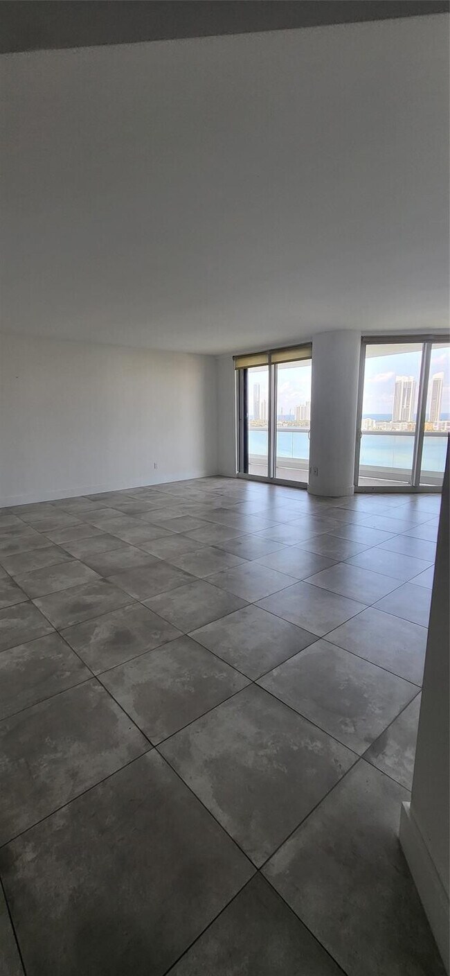 Photo - 2600 Island Blvd Unidad 1603