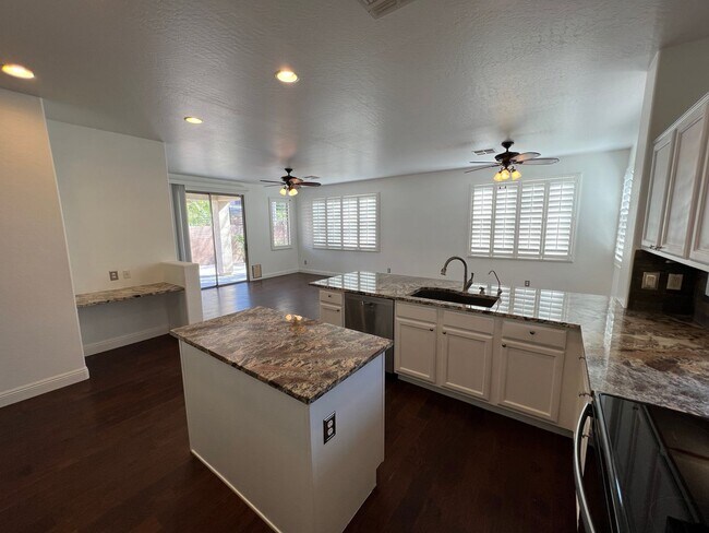 Photo - AVAILABLE NOW IN SEVILLE, GILBERT!!!