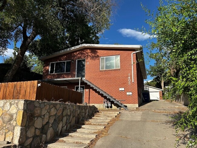 Building Photo - Newly Painted 2-Bedroom Apartment in SLC!