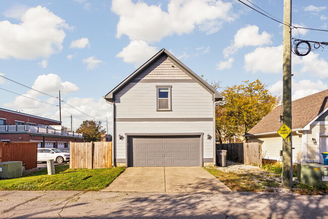 Photo - 2213 N Talbott Unit Carriage House